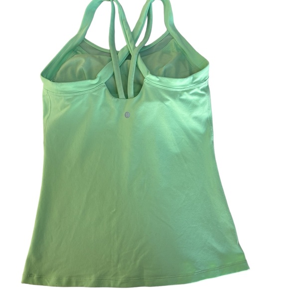 Lululemon  workout tank - Picture 2 of 5